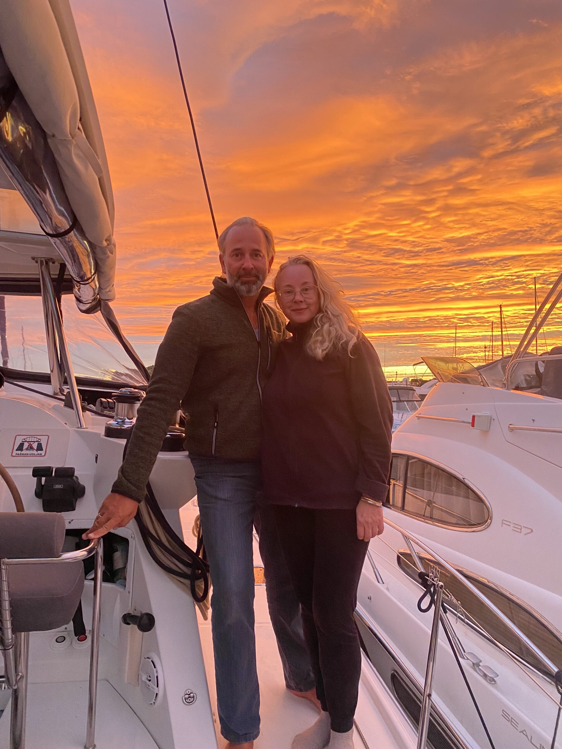 Gastgeber Jeanett und Markus – beim Sonnenuntergang in der kroatischen Adria